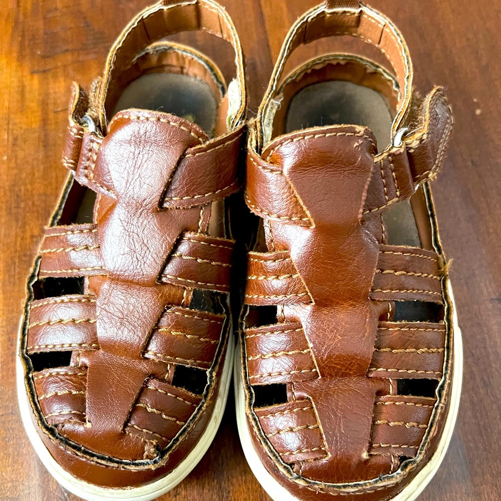 OshKosh Toddler Sandals Size 7